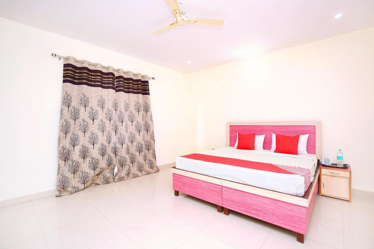 Oyo Flagship Armaan Resort Shāhpur Exteriör bild