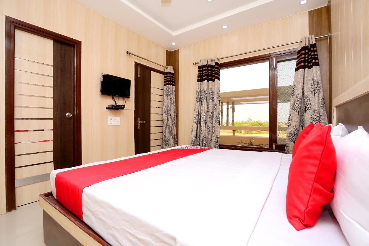 Oyo Flagship Armaan Resort Shāhpur Exteriör bild