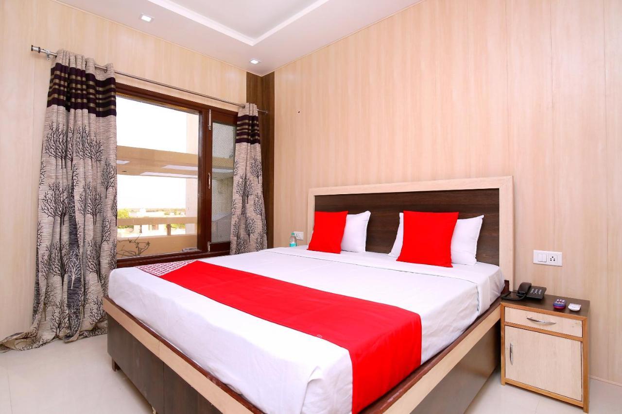 Oyo Flagship Armaan Resort Shāhpur Exteriör bild