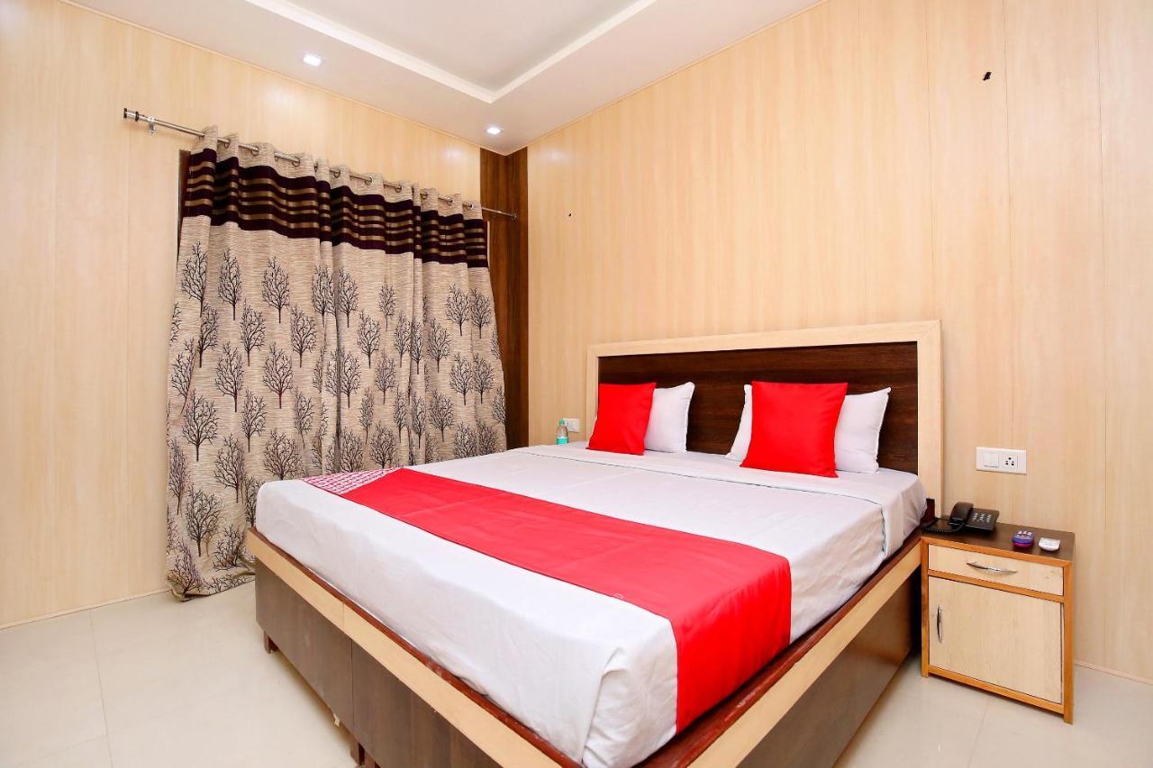 Oyo Flagship Armaan Resort Shāhpur Exteriör bild