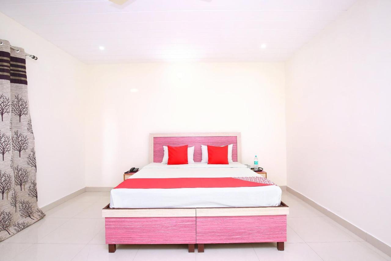 Oyo Flagship Armaan Resort Shāhpur Exteriör bild