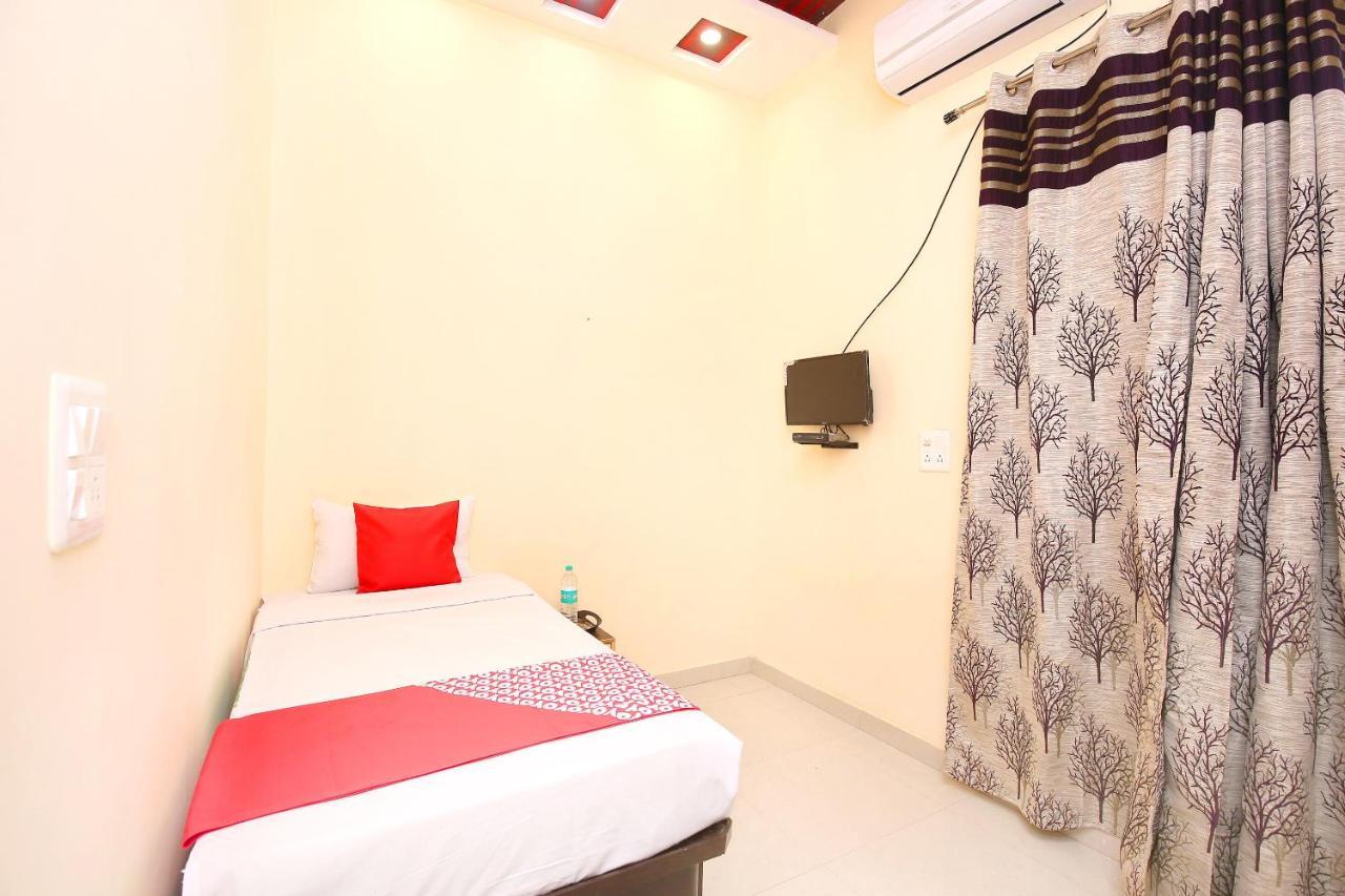 Oyo Flagship Armaan Resort Shāhpur Exteriör bild